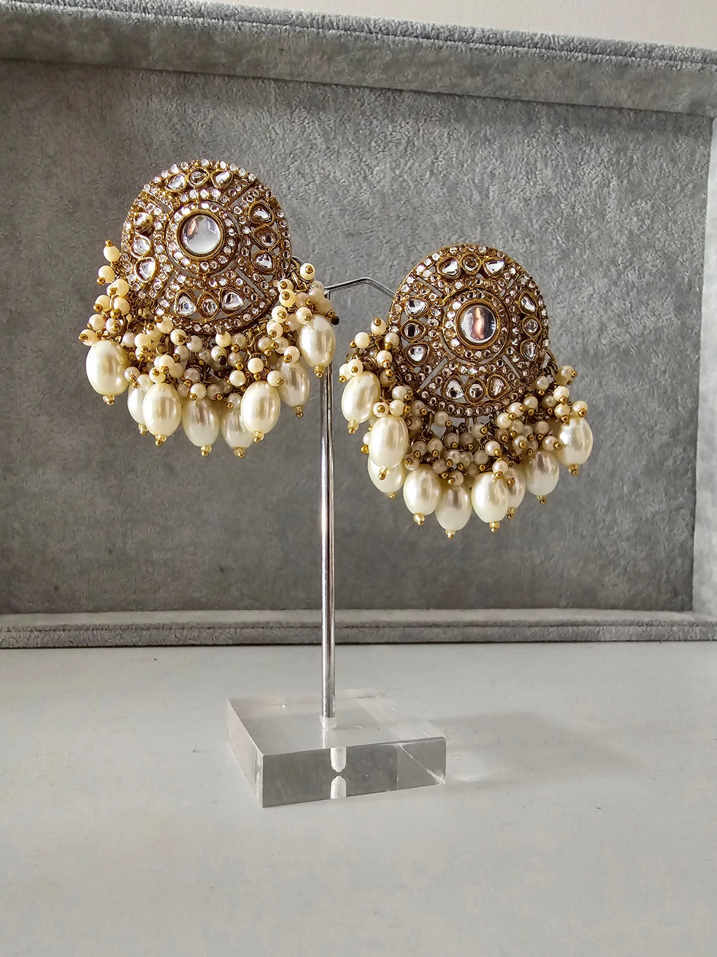 N.550 ~TIA~ Kundan Studs
