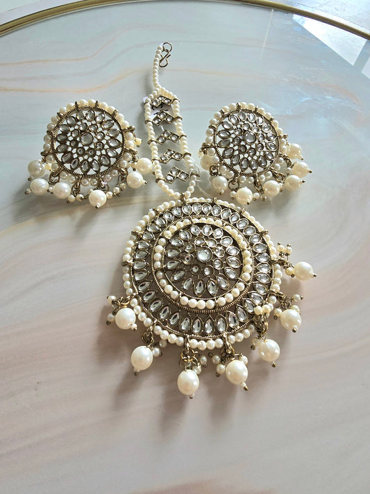 Over Size Kundan & Pearl Teeka with Studs Combo
