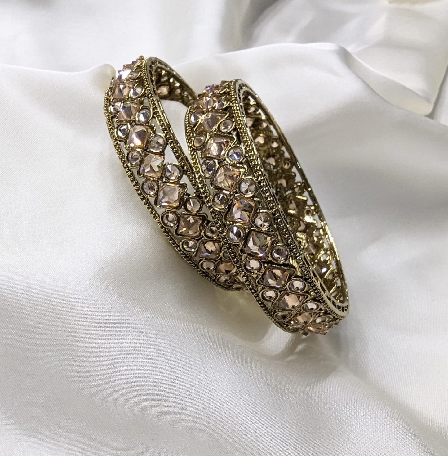 Antique Polished Stone Studded Bangles